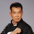 回头偷偷看我